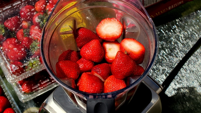 strawberries in blender 2